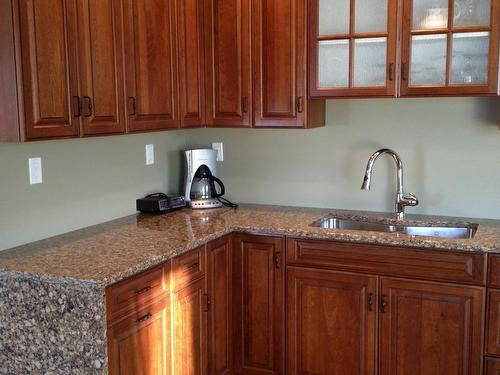 1922 Gardiner Road, Kamloops, BC - Indoor Photo Showing Kitchen