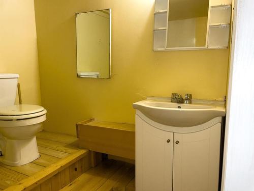 2540 Quilchena Ave, Merritt, BC - Indoor Photo Showing Bathroom