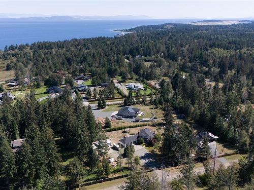 2096 May Rd, Comox, BC 