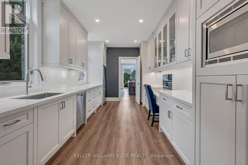 5500 Steeles Avenue W, Milton (Nelson), ON - Indoor Photo Showing Kitchen With Upgraded Kitchen