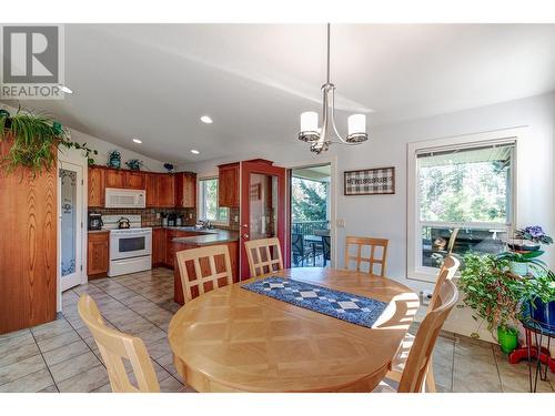 2045 Bernau Court, Lake Country, BC - Indoor Photo Showing Dining Room