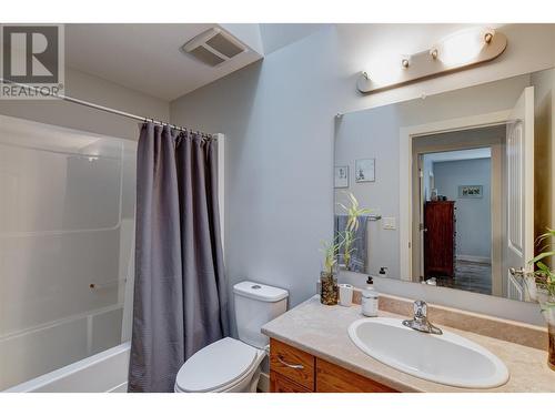 2045 Bernau Court, Lake Country, BC - Indoor Photo Showing Bathroom