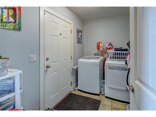 2045 Bernau Court, Lake Country, BC - Indoor Photo Showing Laundry Room