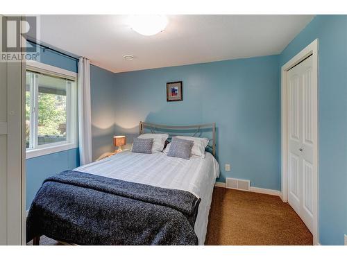 2045 Bernau Court, Lake Country, BC - Indoor Photo Showing Bedroom