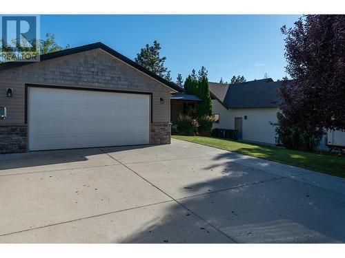 2045 Bernau Court, Lake Country, BC - Outdoor