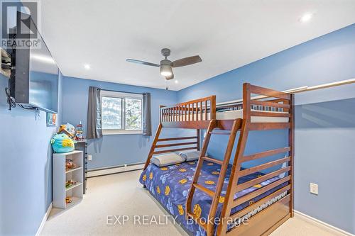 9 Quail Crescent, Barrie, ON - Indoor Photo Showing Bedroom