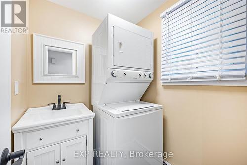 9 Quail Crescent, Barrie, ON - Indoor Photo Showing Laundry Room