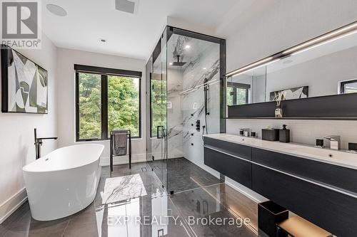 1503 Pembroke Drive, Oakville (College Park), ON - Indoor Photo Showing Bathroom