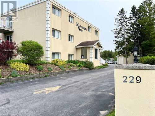 229 Adelaide Street Unit# 101, Southampton, ON - Outdoor