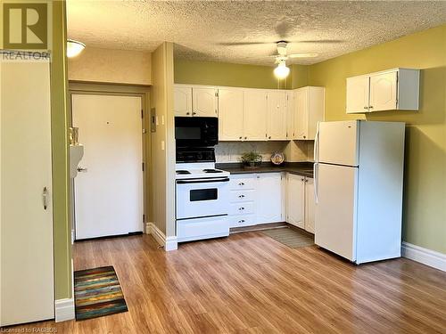 229 Adelaide Street Unit# 101, Southampton, ON - Indoor Photo Showing Kitchen