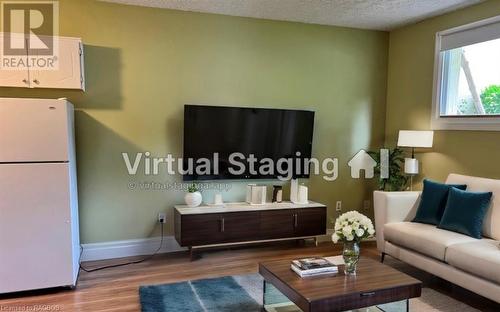 229 Adelaide Street Unit# 101, Southampton, ON - Indoor Photo Showing Living Room