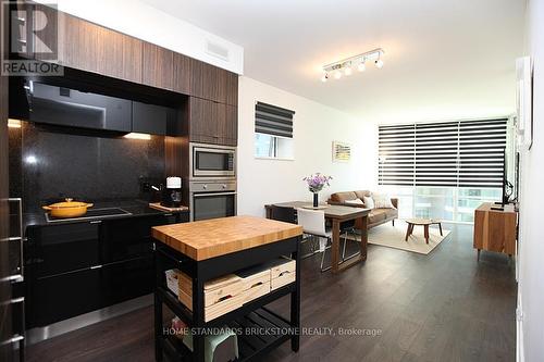 515 - 55 Merchants Wharf, Toronto (Waterfront Communities), ON - Indoor Photo Showing Kitchen