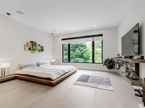 1503 Pembroke Drive, Oakville, ON - Indoor Photo Showing Bedroom