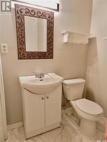 1222 Irving Avenue, Moose Jaw, SK - Indoor Photo Showing Bathroom