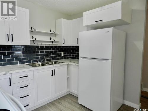 1222 Irving Avenue, Moose Jaw, SK - Indoor Photo Showing Kitchen