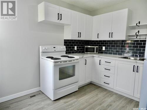 1222 Irving Avenue, Moose Jaw, SK - Indoor Photo Showing Kitchen