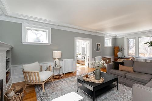 1191 Grosvenor Avenue, Winnipeg, MB - Indoor Photo Showing Living Room