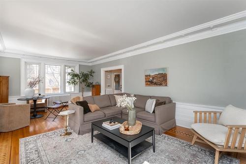 1191 Grosvenor Avenue, Winnipeg, MB - Indoor Photo Showing Living Room