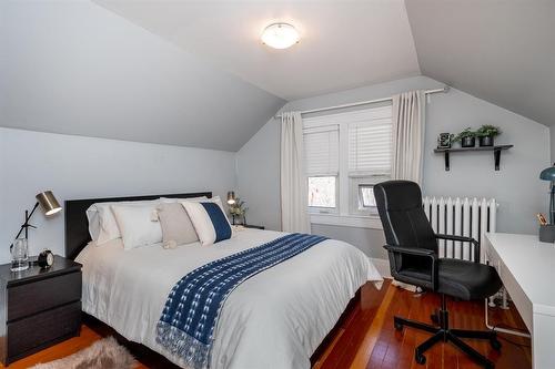 1191 Grosvenor Avenue, Winnipeg, MB - Indoor Photo Showing Bedroom