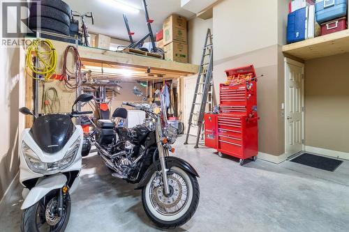 3359 Cougar Road Unit# 5, West Kelowna, BC - Indoor Photo Showing Garage