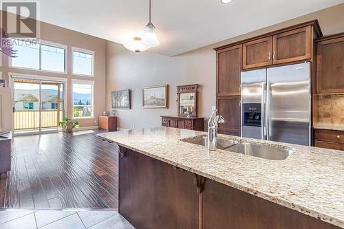 3359 Cougar Road Unit# 5, West Kelowna, BC - Indoor Photo Showing Kitchen With Double Sink With Upgraded Kitchen