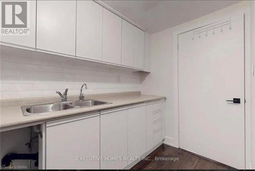 23 - 175 Cedar Street, Cambridge, ON - Indoor Photo Showing Kitchen With Double Sink