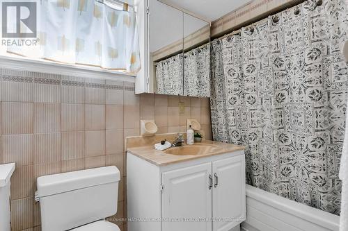 16 Whittaker Crescent, Toronto (Bayview Village), ON - Indoor Photo Showing Bathroom