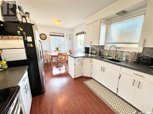 1055 3Rd Street E, Prince Albert, SK - Indoor Photo Showing Kitchen With Double Sink