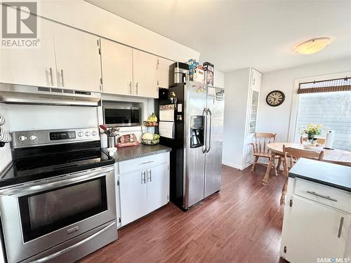 1055 3Rd Street E, Prince Albert, SK - Indoor Photo Showing Kitchen