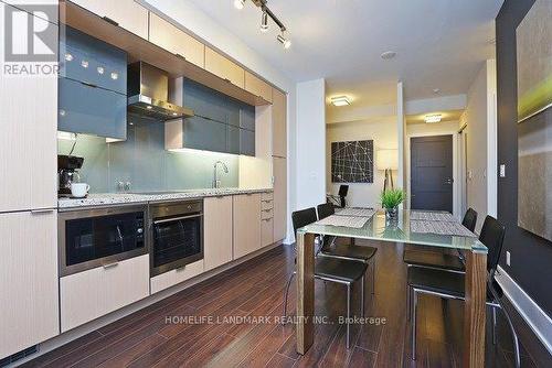 1813 - 300 Front Street W, Toronto (Waterfront Communities), ON - Indoor Photo Showing Kitchen With Upgraded Kitchen