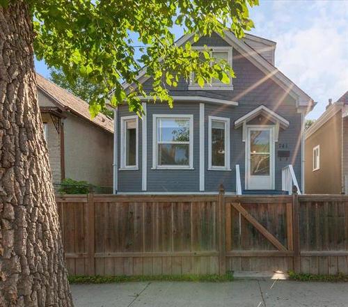 741 Simcoe St, Winnipeg, MB 