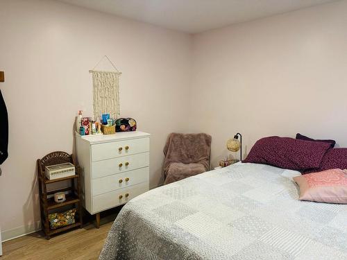 Master bedroom - 1140 Rue Des Acadiens, Havre-Saint-Pierre, QC - Indoor Photo Showing Bedroom