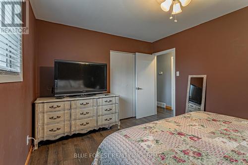 166 Oakwood Drive, Thames Centre (Dorchester), ON - Indoor Photo Showing Bedroom