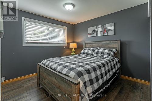 166 Oakwood Drive, Thames Centre (Dorchester), ON - Indoor Photo Showing Bedroom