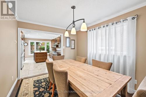 3246 Colonial Drive, Mississauga, ON - Indoor Photo Showing Dining Room