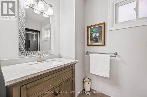 3246 Colonial Drive, Mississauga, ON - Indoor Photo Showing Bathroom