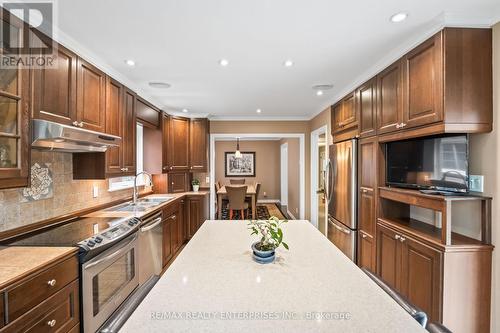 3246 Colonial Drive, Mississauga (Erin Mills), ON - Indoor Photo Showing Kitchen With Upgraded Kitchen