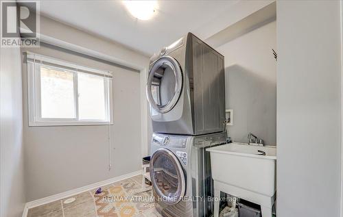 2351 Saddlecreek Crescent, Oakville (West Oak Trails), ON - Indoor Photo Showing Laundry Room