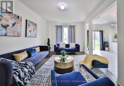 639 Fleetwood Drive, Oshawa (Eastdale), ON - Indoor Photo Showing Living Room