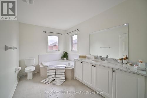 639 Fleetwood Drive, Oshawa (Eastdale), ON - Indoor Photo Showing Bathroom