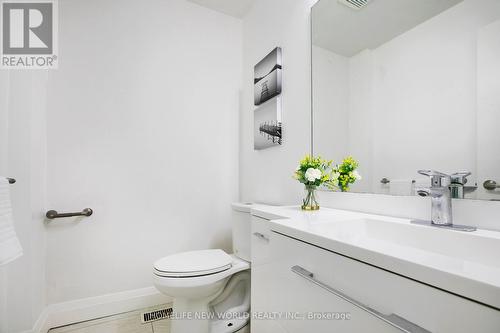 6 Futura Avenue, Richmond Hill, ON - Indoor Photo Showing Bathroom