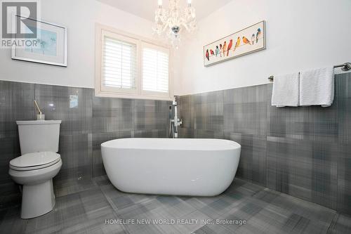 6 Futura Avenue, Richmond Hill, ON - Indoor Photo Showing Bathroom