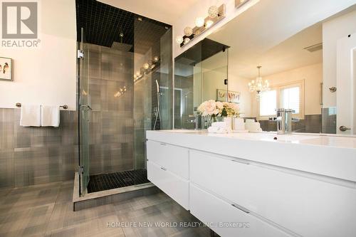 6 Futura Avenue, Richmond Hill, ON - Indoor Photo Showing Bathroom