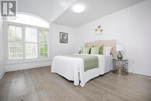 6 Futura Avenue, Richmond Hill, ON - Indoor Photo Showing Bedroom