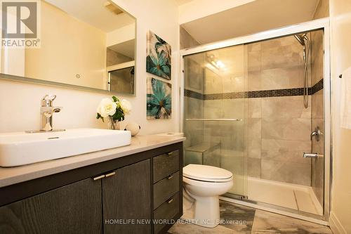 6 Futura Avenue, Richmond Hill, ON - Indoor Photo Showing Bathroom