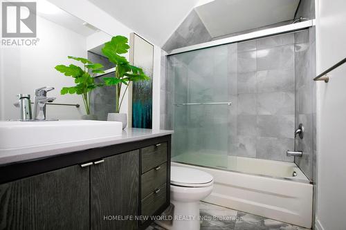 6 Futura Avenue, Richmond Hill, ON - Indoor Photo Showing Bathroom