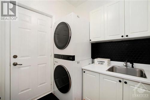 2148 Nantes Street, Ottawa, ON - Indoor Photo Showing Laundry Room