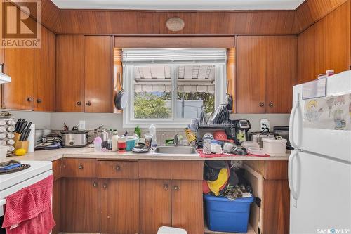 1415 D Avenue N, Saskatoon, SK - Indoor Photo Showing Kitchen