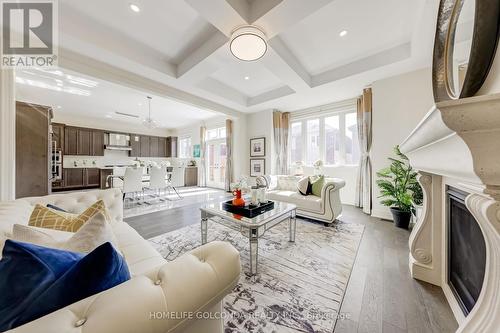 21 Planet Street, Richmond Hill, ON - Indoor Photo Showing Living Room