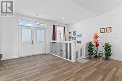 Spacious foyer - 